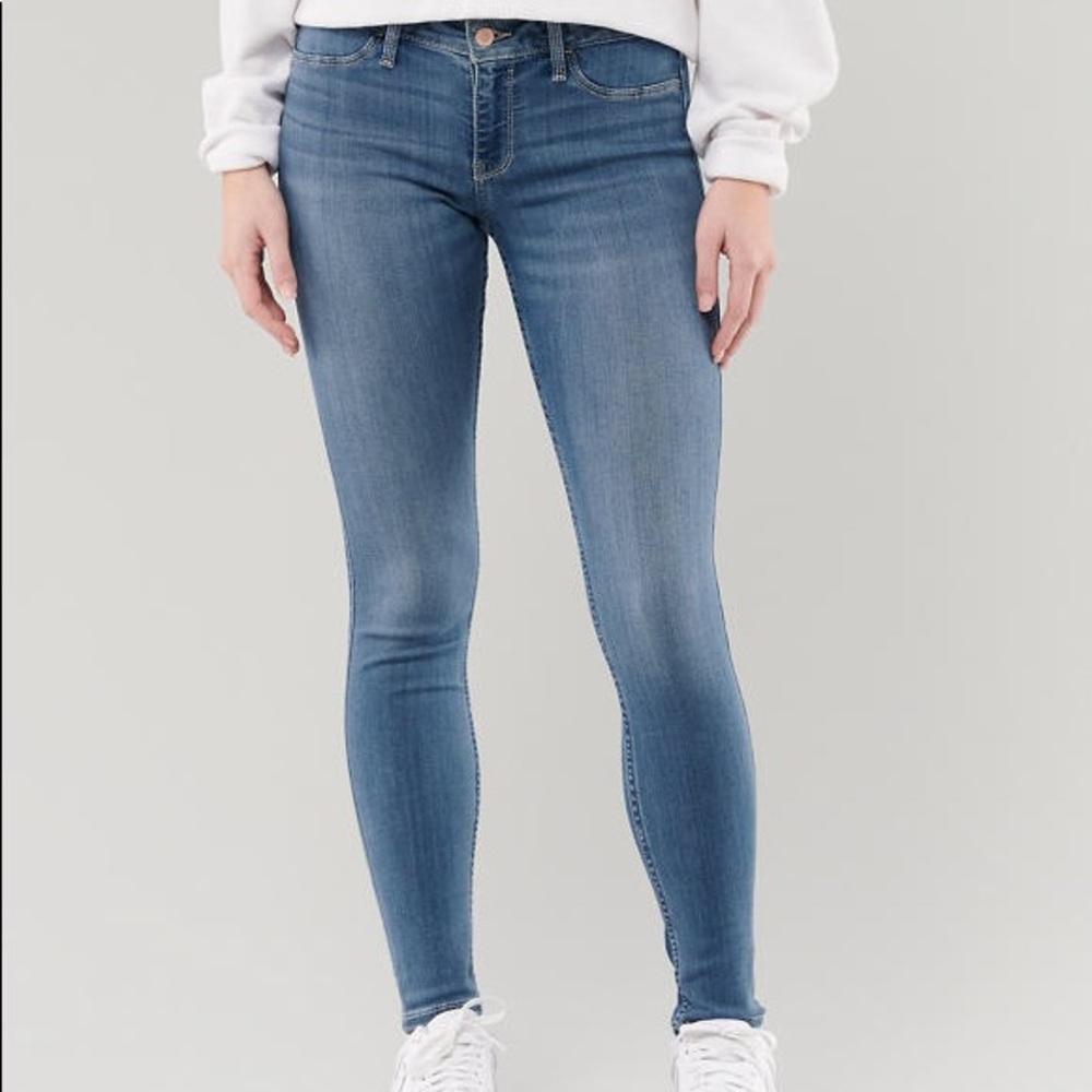 Medium wash skinny jeans